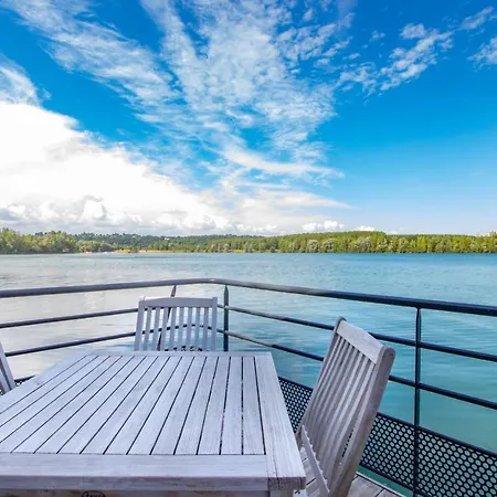Maison Flottante - Baurech - Lac Prive Nature Дом отдыха *