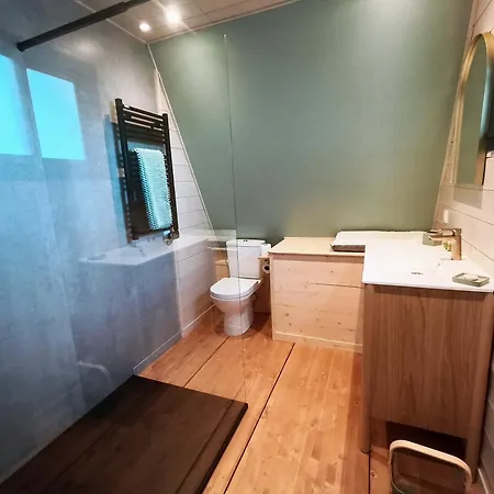 Сasa de vacaciones Maison flottante / Houseboat sur lac privé *